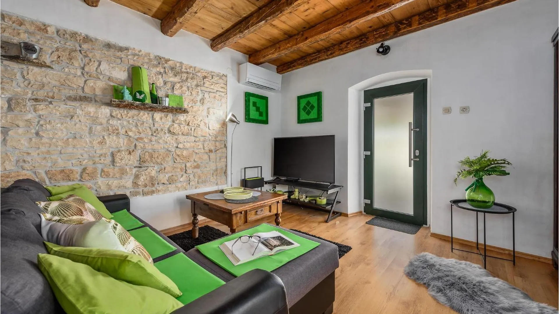 Gorgeous Home In Kanfanar With Wifi 0*,  Croatia