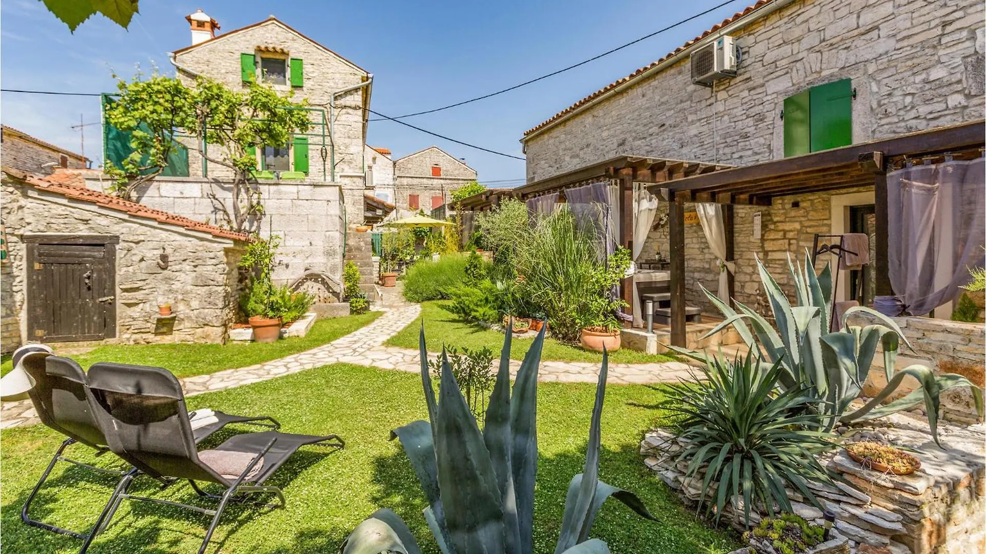Gorgeous Home In Kanfanar With Wifi