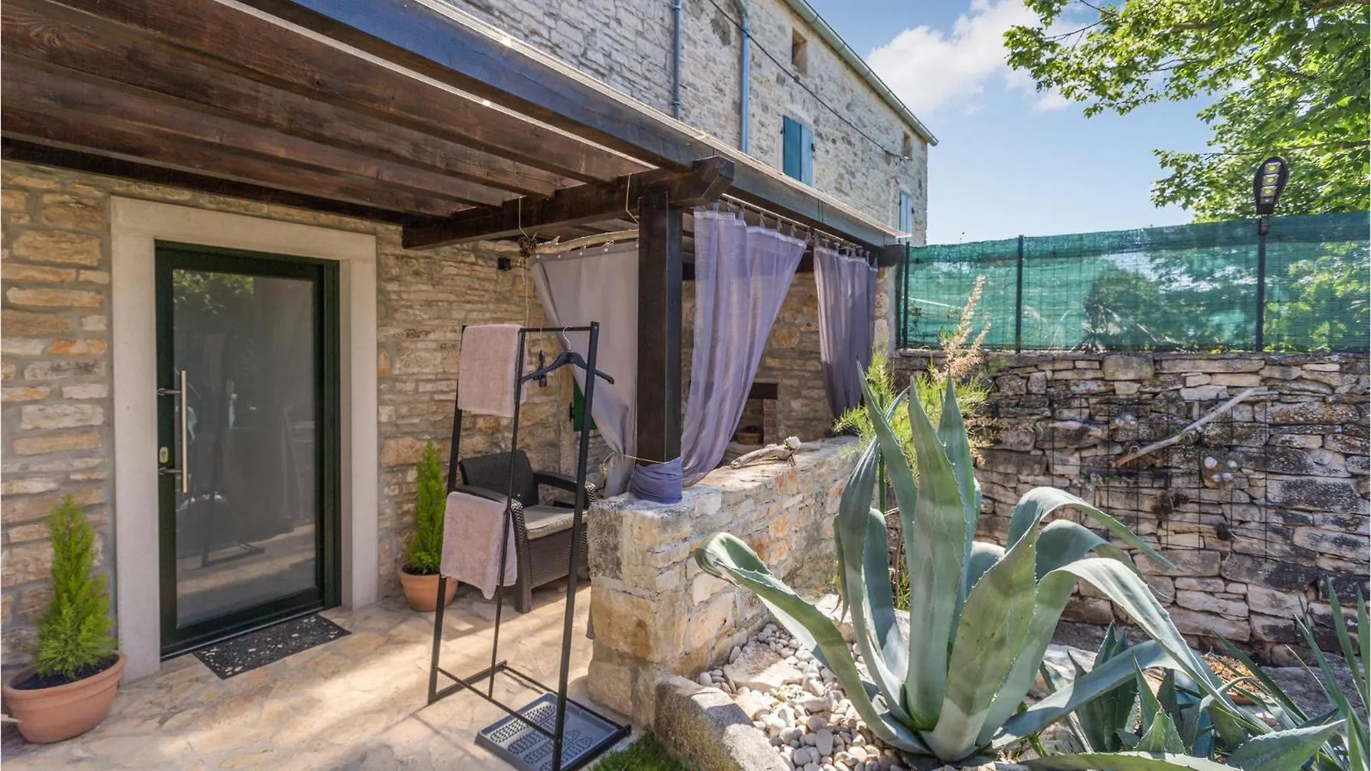 Gorgeous Home In Kanfanar With Wifi