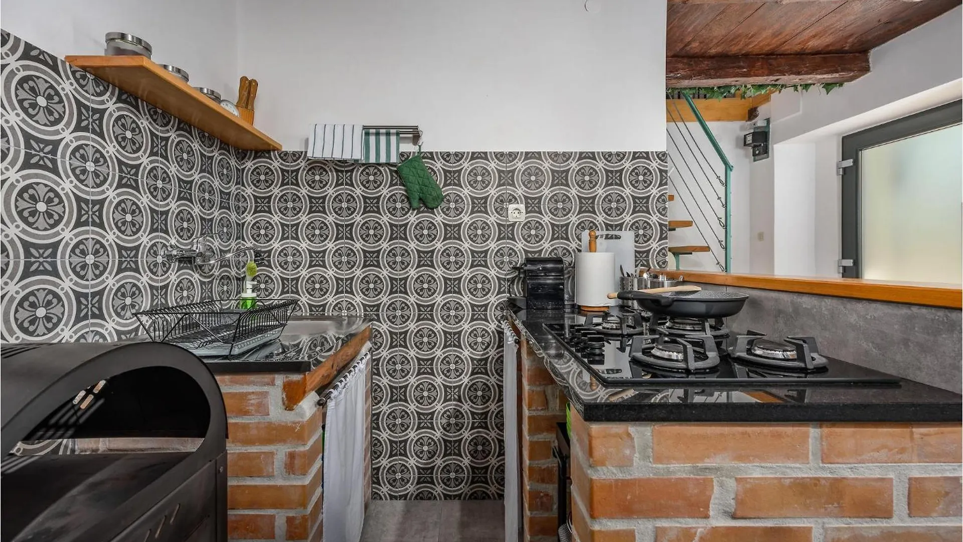 Gorgeous Home In Kanfanar With Wifi