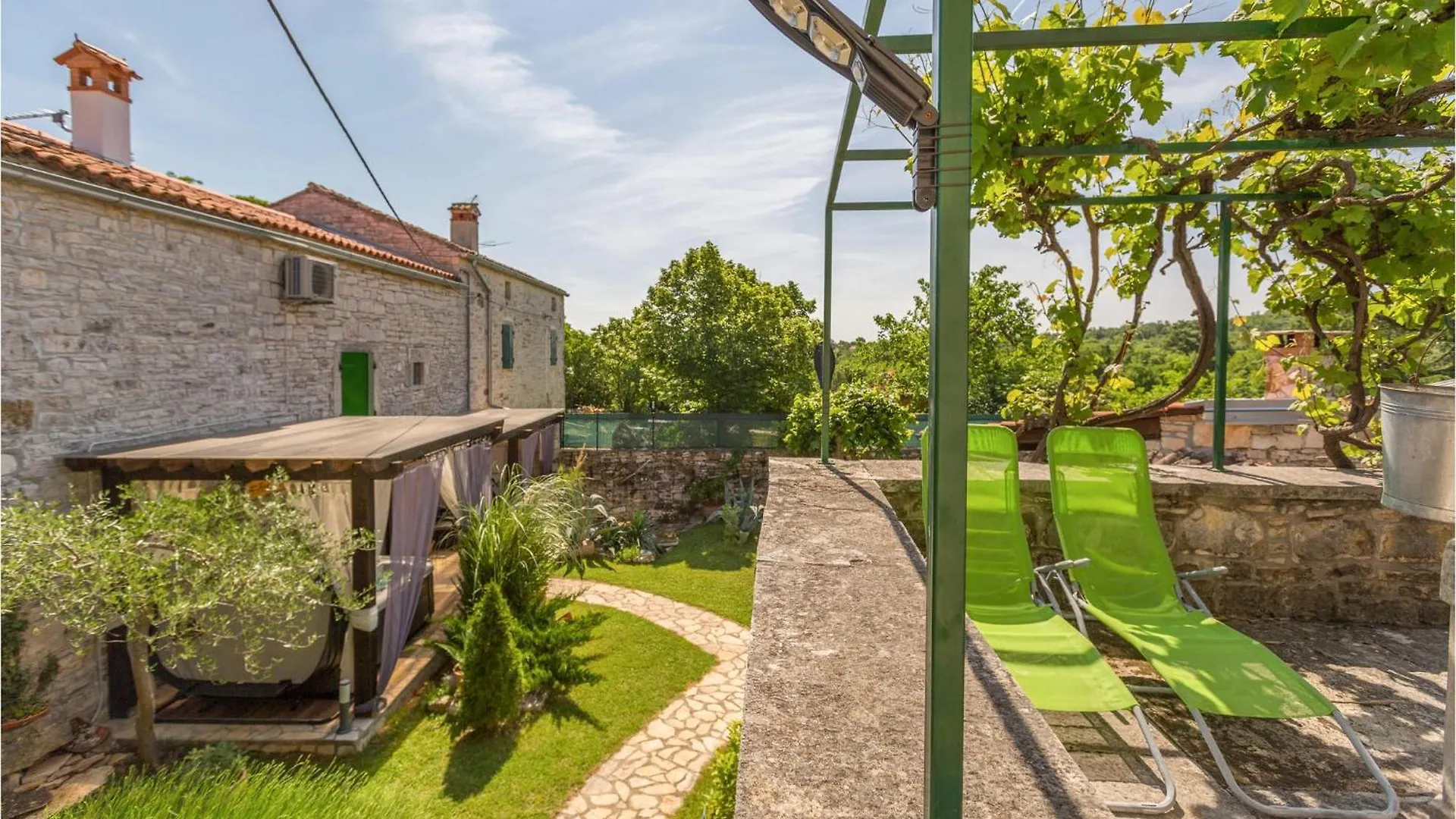 Gorgeous Home In Kanfanar With Wifi