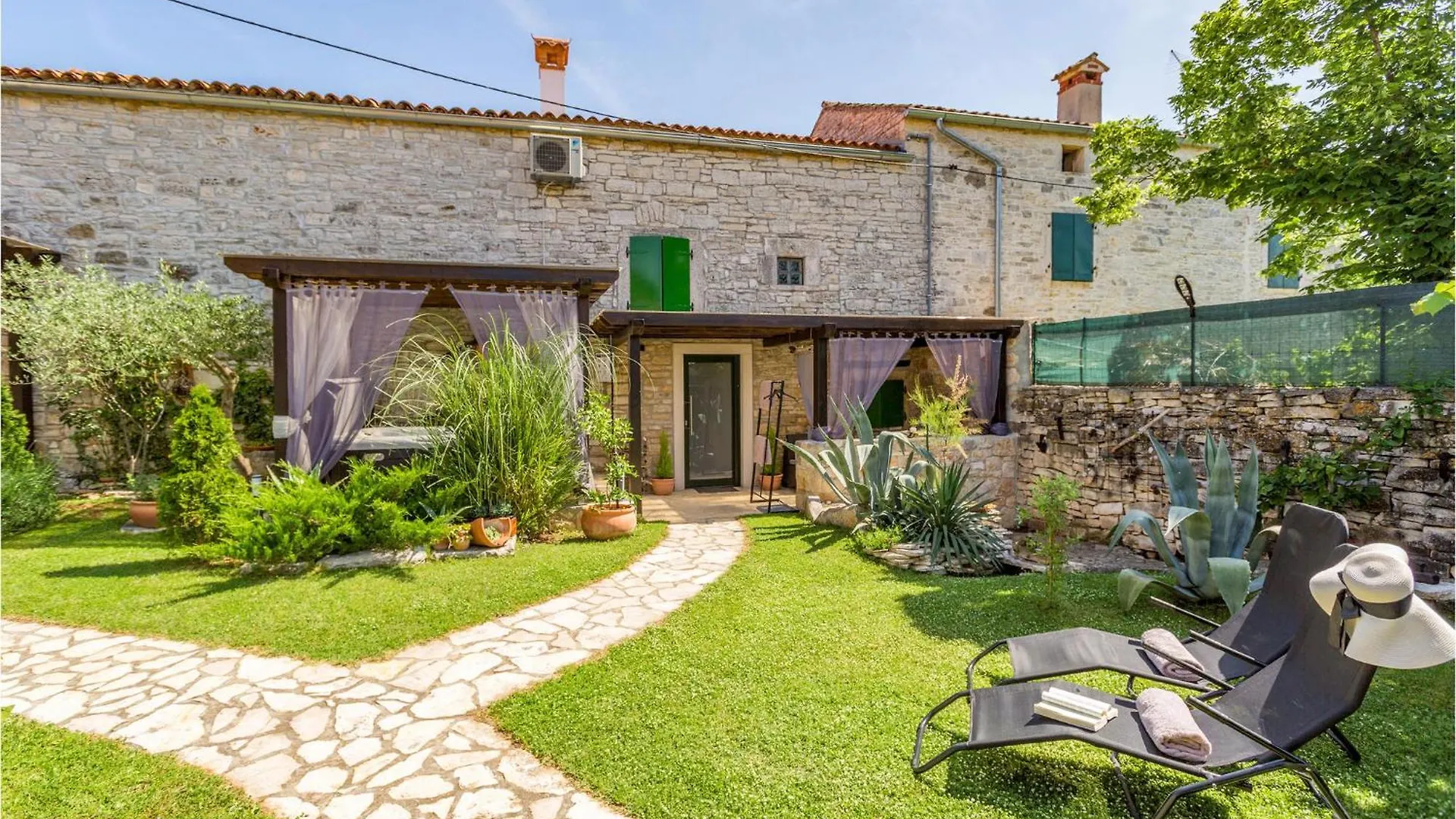Gorgeous Home In Kanfanar With Wifi 0*,  Croatia