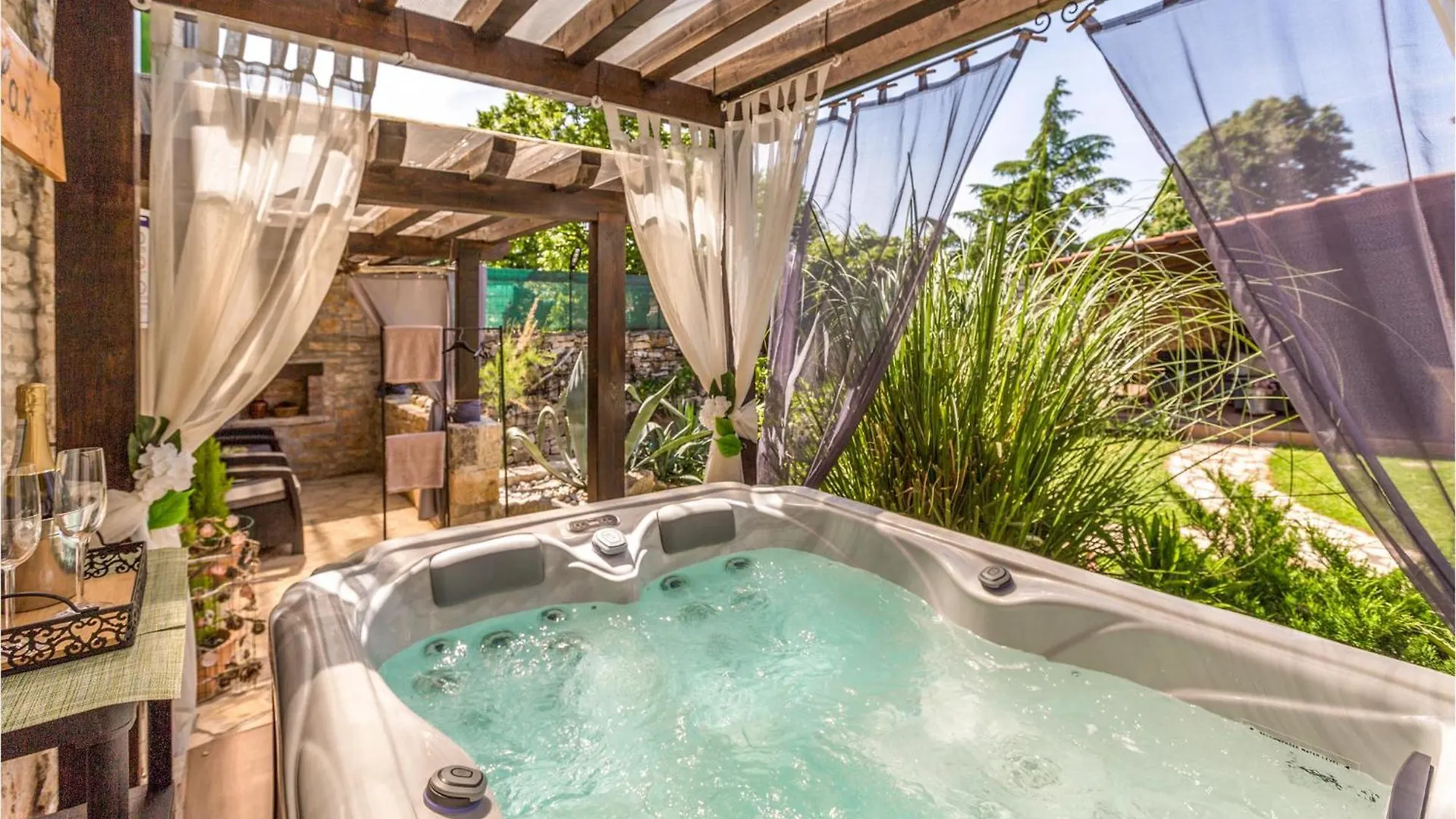 Gorgeous Home In Kanfanar With Wifi contacts